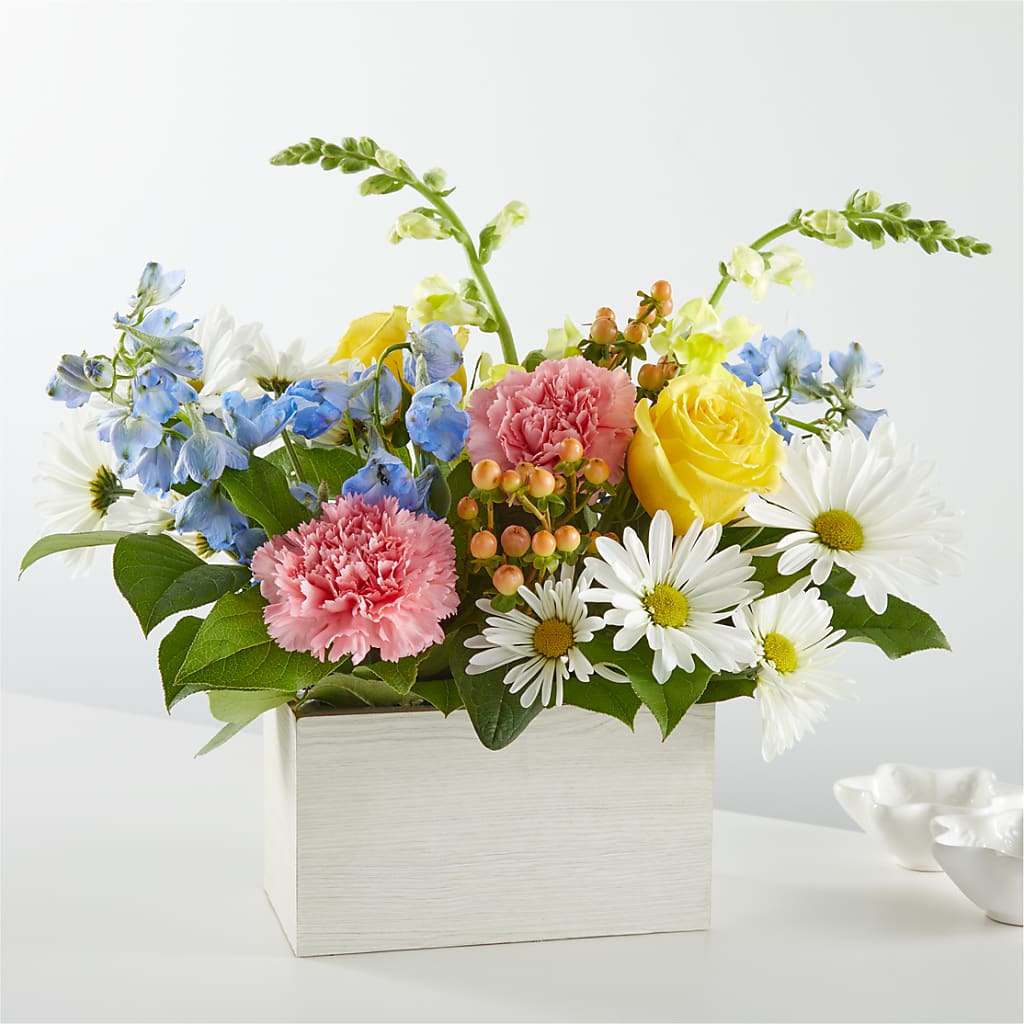 Sun Salutation Box Bouquet – T & T FLORAL, Kingsley MI