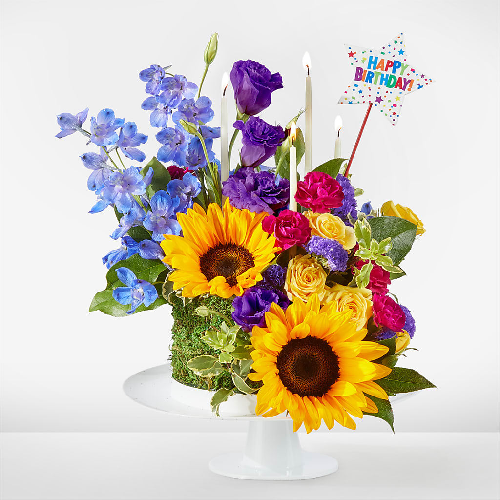 Star of the Day Floral Cake – T & T FLORAL, Kingsley MI