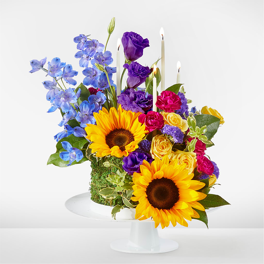 Star of the Day Floral Cake – T & T FLORAL, Kingsley MI