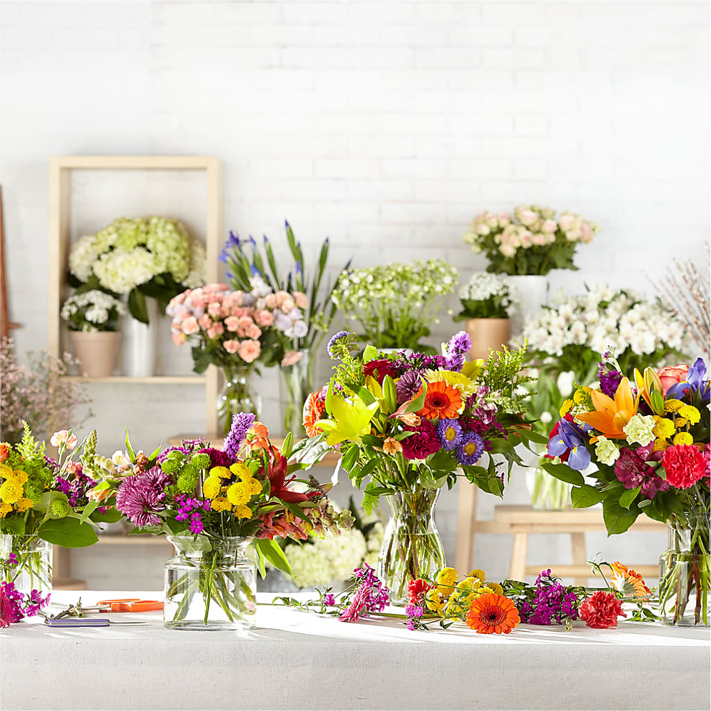 Bold & Bright – A Florist Original – T & T FLORAL, Kingsley MI