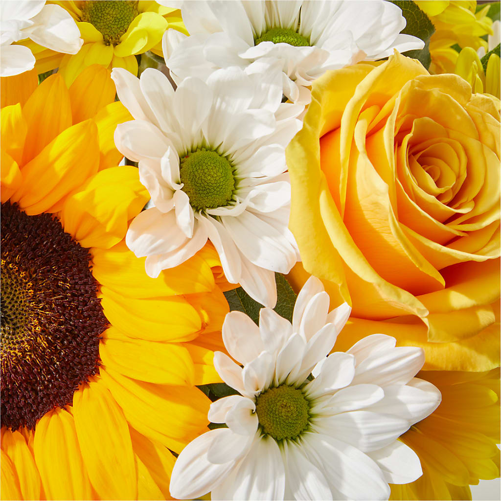 Be Happy Bouquet – T & T FLORAL, Kingsley MI