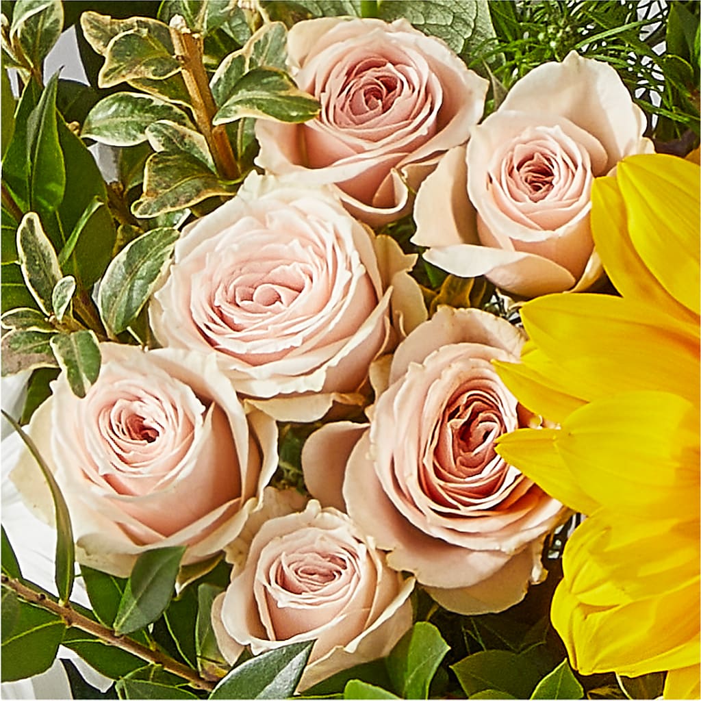 The Good Life Bouquet – T & T FLORAL, Kingsley MI